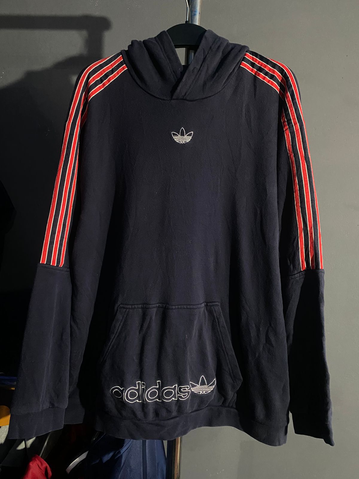 POLERA ADIDAS VINTAGE CON FADE